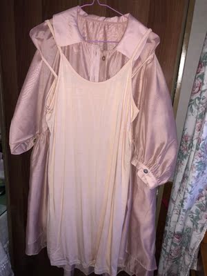 第一次在小店采购中长款吊带打底,质量不错,质感也很舒适,正好配我这件连衣裙穿,很喜欢穿,以后还会经常光顾小店,希望小店再接再厉,㊗️生意兴隆👍 第一次在小店采购中长款吊带打底,质量不错,质感也很舒适,正好配我这件连衣裙穿,很喜欢穿,以后还会经常光顾小店,希望小店再接再厉,㊗️生意兴隆👍