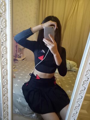 面料很滑 怎么说呢 想怎么穿都可以