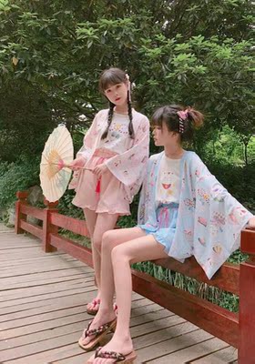 买来跟闺蜜一起拍写真的，一人买了一套，哈哈哈，真是美呆啦ヾ|≧_≦|〃，很日系很好看有没有？~(@^_^@)~，其实实物颜色会更好看哦~~值得买！