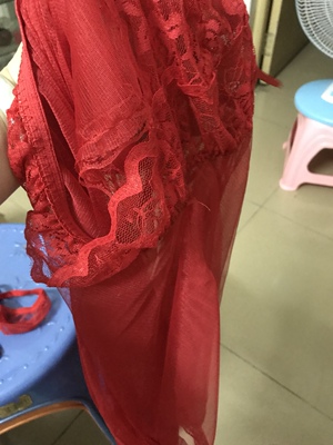 洗了，没退色，挺好的。也很软的料子，都是穿几次的，这种质量值了。请忽略拍照技术。