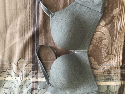 挺好看的,摸着也舒服,就是大小发错了,商标剪了才发现也退不了了将就穿吧 挺好看的,摸着也舒服,就是大小发错了,商标剪了才发现也退不了了将就穿吧