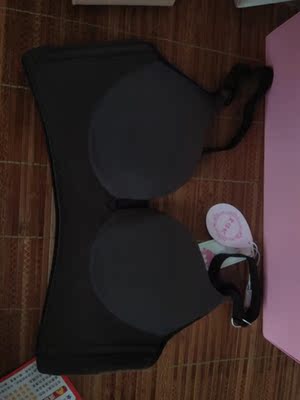 刚收到宝贝，就打开看了，还没有穿，感觉还好，