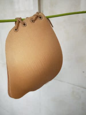 昨天穿去拍内景婚纱照，效果不错，粘性很好