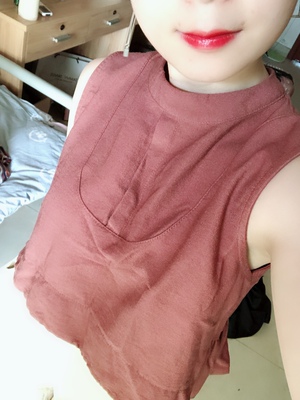 质量特别好，买几次了，我34B的胸，买的s刚刚好，洗了很快就能干，超级适合夏天穿bf风格，而且可以防止胸下垂，比贴胸贴好多了，拯救了我的胸 哈哈哈哈哈