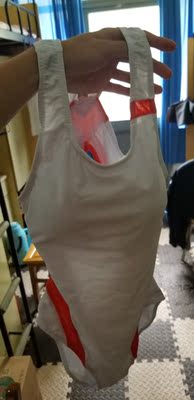 嘤嘤嘤帮女朋友买的，真的可以当正经的泳衣穿，很不错