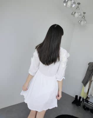 一起买了两件质量都很好，料子也舒服，样式简单，白色雪纺很软，夏天去海边可以穿，这样就不怕晒黑了，棒棒哒