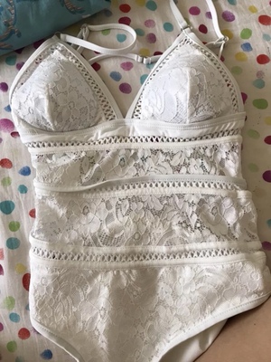 质量很好，棒棒哒，快递很快，衣服床起来很好看，下次还来，大家可以放心购买