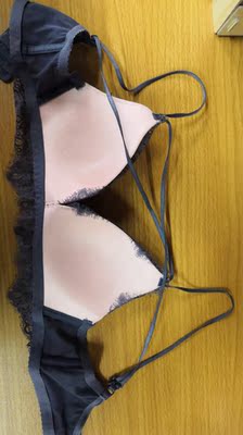 性感又舒服，下次再买一件。不知道是不是胸又长了，平常穿的码现在买穿小了点