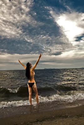 比基尼超美，质量超赞，买了三家的，唯独这家品质最牛，喜欢的亲大胆买吧！超级大爱