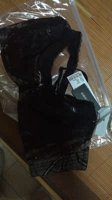 买过好几次这个了啊，性价比很高，穿的很舒服，夏天穿比较薄，比较舒适，这次买的那个胸围小了点，然后又客服很快给我换了大一号的，服务态度非常好，黑色超薄的一点都不透，体重134，身高168，买的b90，还挺合适的