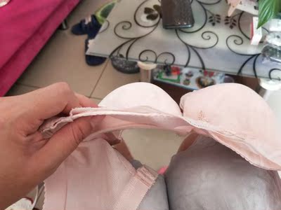 真的很厚,很聚拢……真的超级厚,不过穿着很舒服,不跑 真的很厚,很聚拢……真的超级厚,不过穿着很舒服,不跑