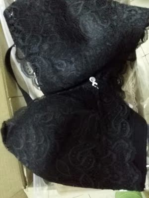 收到宝贝了，内衣不错，穿着合适，我很喜欢。