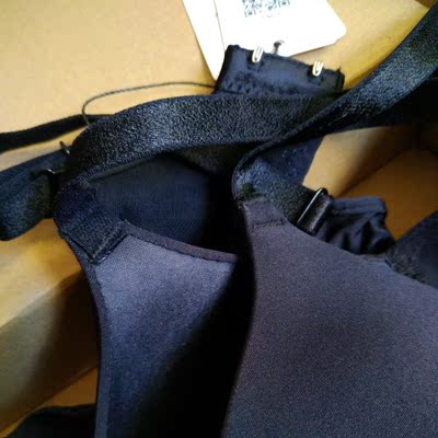 挺好的，料子薄薄的穿上身很舒服