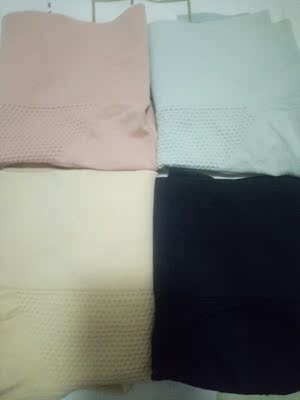 内裤质量不错。颜色也挺好看的。没有色差。是纯棉的。贴身穿不错。很满意。做工非常精细。没有线头。布料特别柔软。价格挺划算的。以后内裤就选定这家了。