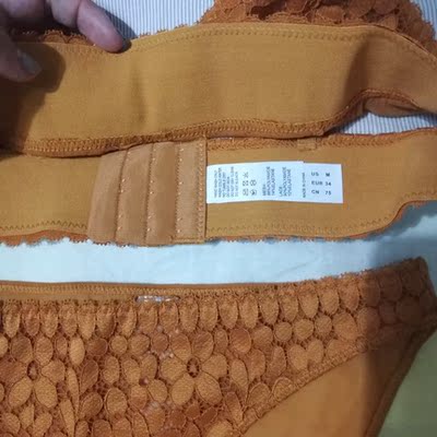 超级好看的一套内衣!特别薄,穿上很凉快!料子比普通蕾丝裹胸要好得多,很透气 超级好看的一套内衣!特别薄,穿上很凉快!料子比普通蕾丝裹胸要好得多,很透气