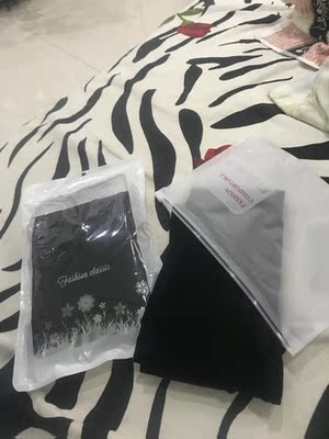 发货很快,质量好,薄后适中,买一赠一,赠品和正品不是一样的,看来是我想多了。好在质量不错 发货很快,质量好,薄后适中,买一赠一,赠品和正品不是一样的,看来是我想多了。好在质量不错