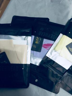 穿着舒服，也不勒，很亲肤透气。这个厚度也是刚刚好的，高度也是刚刚好的，裆部的设计也很舒适卫生，非常满意好看又很舒服，内内还都专门单独加了包装袋，既干净又卫生。包装很紧很严实，也没有出现内裤字眼。高端大气上档次，独立包装。质量不错，物超所值！