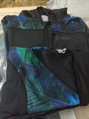 瑜伽服已收到,和图片一样,款式新颖,颜色搭配也好,买了两套,有朋友壹套。穿着很好看,衣服质量不错,客服服务态度也好。以后有朋友买一定给朋友介绍。 瑜伽服已收到,和图片一样,款式新颖,颜色搭配也好,买了两套,有朋友壹套。穿着很好看,衣服质量不错,客服服务态度也好。以后有朋友买一定给朋友介绍。