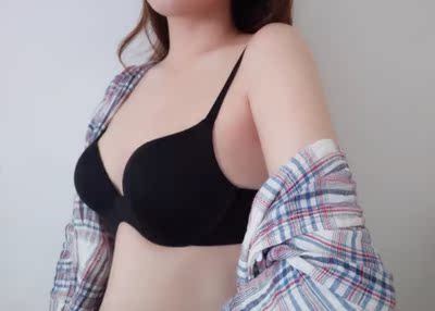 内衣很满意，大小合适，很美丽的衣衣，质量也很棒的，稀饭