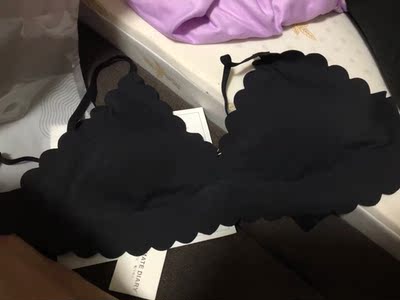 胸围柔软舒服，试穿了一下，无束缚感，舒服😌&hellip;&hellip;