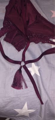 一天没穿到，就崩了，啥垃圾质量，本人也不胖，竟然脱线断了，天猫不能给差评，130多就买了个一次性，真的太垃圾了，严重怀疑天猫是否是正品，还是去商场买吧，打折下来也不贵，质量至少有保障啊，一次性物品真的太气人了，无语！！！