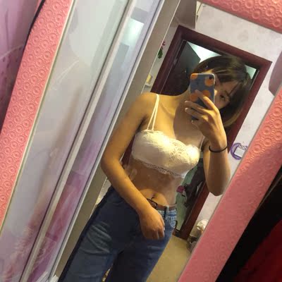 货收到了,比实体店便宜，经济实惠，打开包装一看，质量，手感和之前在店里面买的一模一样，穿着非常聚拢，塑型好，不跑杯 ，文胸的设计非常新颖别致，高雅大气时尚，颜色特别性感，面料十分柔软舒服，蕾丝边设计性感优雅，穿低领衣服不担心走光，非常喜欢。薄薄的，夏天穿着应该一点儿也不热， 颜色也超级好看，没有色差， 整体比较满意。