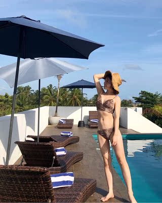 为了出来旅游特意买的，纠结了很久在这家买了2套，这套花色很特别，性感但又不太露，也不用担心撞衫，朋友都说好看！哈哈哈很开心了