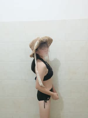 泳衣到了,比基尼款很喜欢,还带了纱巾。很性感,凸显身材。码子很合适,颜色很好看。品牌的泳衣就是不一样。嗯,小仙女都是必备一套。价格实惠穿的很舒服。 泳衣到了,比基尼款很喜欢,还带了纱巾。很性感,凸显身材。码子很合适,颜色很好看。品牌的泳衣就是不一样。嗯,小仙女都是必备一套。价格实惠穿的很舒服。