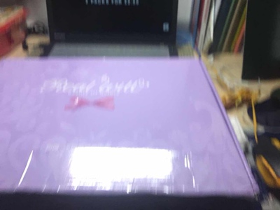 款式都炒鸡好看，双十二物流也很快，价格也很美丽，唯一不足的就是内衣有点偏厚