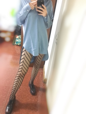 本人170，52㎏，M码穿着合适，脚踝处运动起来略微不贴合。袜子比较有设计感。不能刮！不能刮！不能刮！卖家比较细心发货快！