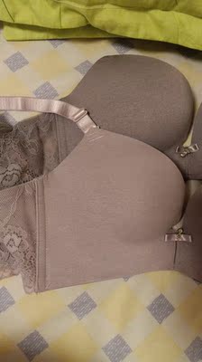 一切都挺满意的，最后一步拆吊牌的时候发现两个吊牌不一样，不知为什么？