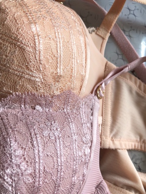 试穿很舒适,也有聚拢效果 试穿很舒适,也有聚拢效果