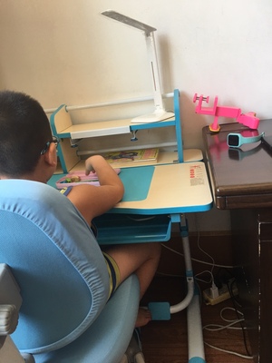 如何评价米哥儿童学习桌怎么样，好用吗？米哥学习桌有没有甲醛？