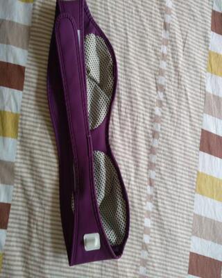 个人感觉效果还不错。用的时候。建议亲们先涂完精油后再按摩，然后再使用仪器热敷按摩可以促进吸收。这样使用后的胸部感觉效果会更好的。我就是这样做的。为了美就得付出啊，值得一提的是朋友花好几千，买了胸部产品，那么贵，太心疼钱了。我也使用了她的，我觉得还是我买的这个比较好些。做出来还要舒服一些。档位还可以根据自己舒适度选择，自动定时，穿戴也是可以调节，而且这个款式不会又任何尴尬。按摩内衣收到了，确实有效果。没有副作用以前用的美胸产品总是没效果，总是挺不起来。用了这款美胸仪罩杯明显变大，是正品。没有副作用效果确实不错很给力！ 效果这么好当然会继续使用。而且性价比也很高，满意坚持再巩固一下，希望一直这样美下去。