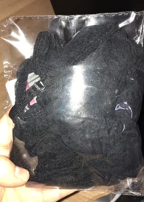 不错不错。刺绣也挺好看。没有多余线头。还没试。应该可以穿。包装也严实还会再来