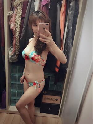 刚打开包装就眼睛一亮,连包装都高端大气上档次好喜欢啊。再试了比基尼之后就深深爱上了这个品牌,本人是第一次穿比基尼,简直给我太大的惊喜,效果太太太赞,可以美美去海边啦,哈哈? 刚打开包装就眼睛一亮,连包装都高端大气上档次好喜欢啊。再试了比基尼之后就深深爱上了这个品牌,本人是第一次穿比基尼,简直给我太大的惊喜,效果太太太赞,可以美美去海边啦,哈哈?