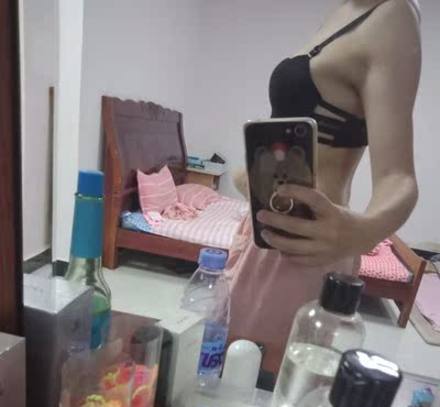 拿到手摸了摸,手感很不错,直到今天才穿,感觉很不错,无钢圈的,好舒服,也不会到处跑动,这是第一次在这家购买内衣。也是第一次在网上买到这么合适的内衣,很满意噢,推荐购买. 拿到手摸了摸,手感很不错,直到今天才穿,感觉很不错,无钢圈的,好舒服,也不会到处跑动,这是第一次在这家购买内衣。也是第一次在网上买到这么合适的内衣,很满意噢,推荐购买.