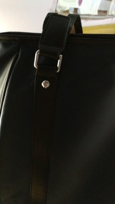 讨论轩唯男包怎么样,质量假不假呢，亲身使用三个月感受揭秘