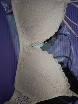 宝贝很好，适合小胸妹子，薄款，99两件真的超划算