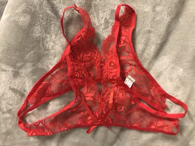 很不习惯，嘻嘻，质量不错，臀围96的大小合适