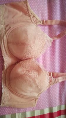 宝贝收到，从质量来看，很不错，手感舒服，下水洗了，没掉色，没变形，上身聚拢效果也满意。