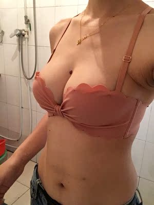 二次购买哦！一样的聚拢！很舒服！喜欢的美女们可以放心拿下啦！😄