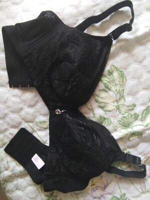 好几次在这家买了两次了，码数很正，很舒服，真的和上百元的内衣一样，喜欢就买吧，开心开心开心开心开心开心