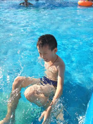 码正大小合适穿着漂亮,颜色大气款式保守,可以遮挡肚子上的肉肉,发货快收到就和儿子去水上乐园玩了 码正大小合适穿着漂亮,颜色大气款式保守,可以遮挡肚子上的肉肉,发货快收到就和儿子去水上乐园玩了