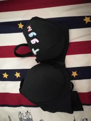 质量很好穿着很舒服，大小尺寸合适，没有掉色情况，物流给力，很满意，会回购的！