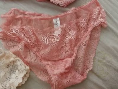 很漂亮,无色差,穿着刚刚好,很喜欢 很漂亮,无色差,穿着刚刚好,很喜欢