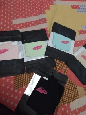 到货看着挺满意，独立包装，质量薄薄的，夏天穿不热，拿出来个黑色的洗洗，掉色，其他颜色没洗，不知道掉色不，提醒大家不要选黑色。