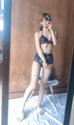 发货很快一下就收到了 和图片没有差别 超级喜欢这个三件套 不穿外套性感 穿了外套又不会太暴露 满意！