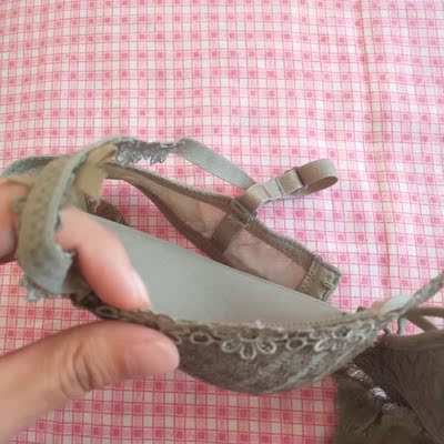 宝贝很好看,颜色没有色差 很舒服 就是感觉有点点副乳 可能是我比较肉肉也 很好的 宝贝很好看,颜色没有色差 很舒服 就是感觉有点点副乳 可能是我比较肉肉也 很好的