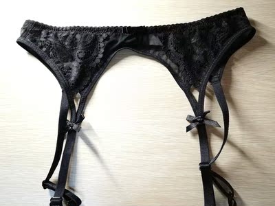 非常好,穿着舒服,能拉住袜子不滑下去,后面还有松紧调节,和bra是一样的搭扣,带子长度也能调节,比较满意的。 非常好,穿着舒服,能拉住袜子不滑下去,后面还有松紧调节,和bra是一样的搭扣,带子长度也能调节,比较满意的。